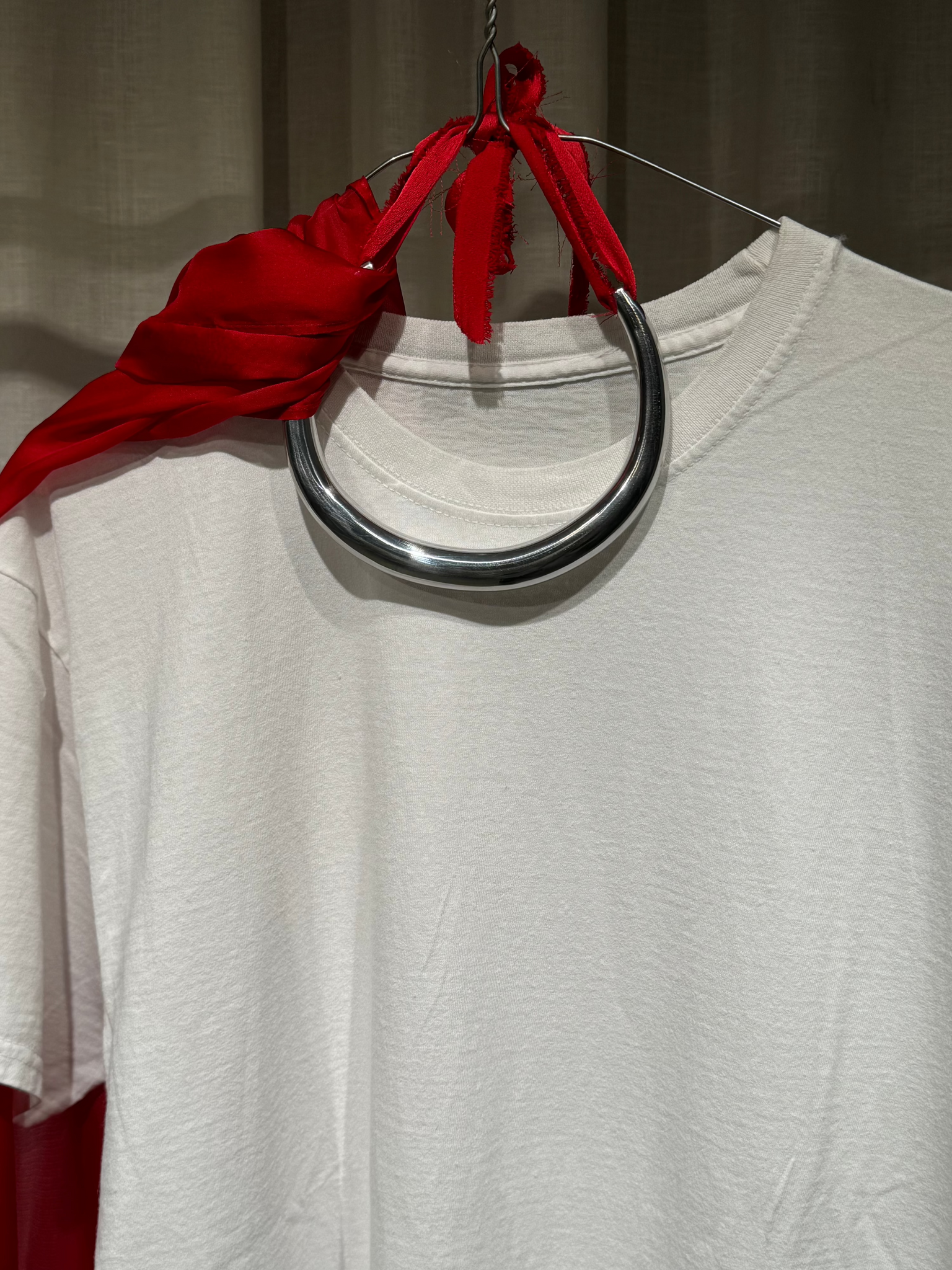 METAL COLLAR - red silk scarf